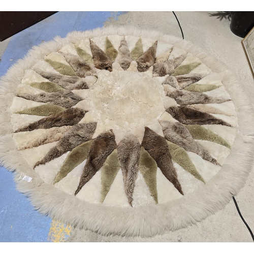 55 - 1 X ROUND SHEEPSKIN RUG