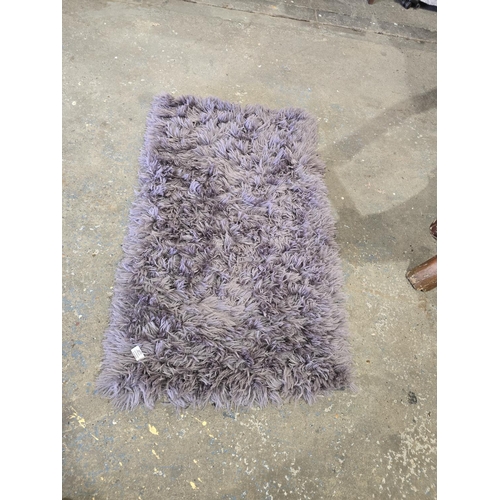 19 - 1 X SMALL CHENILE GREY RUG