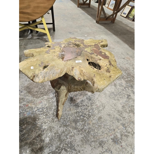 24 - 1 X OLD DRIFT WOOD OUT DOOR SMALL TABLE