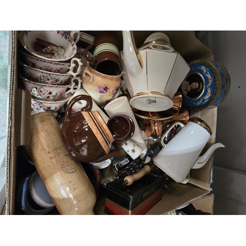 349 - 1 X BOX CONTAINING POTTERY AND GLASS WARE ITEMS