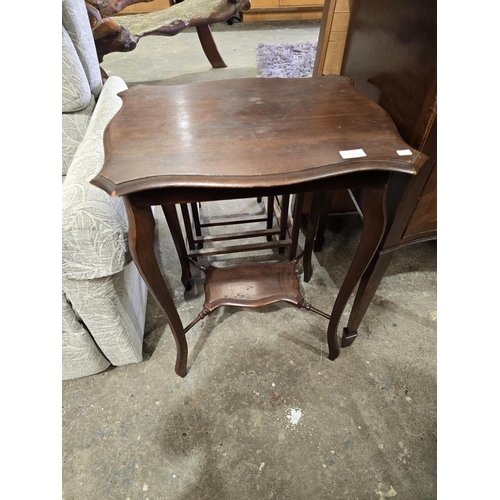 39 - 1 X MAHOGANY OCCASSIONAL TABLE