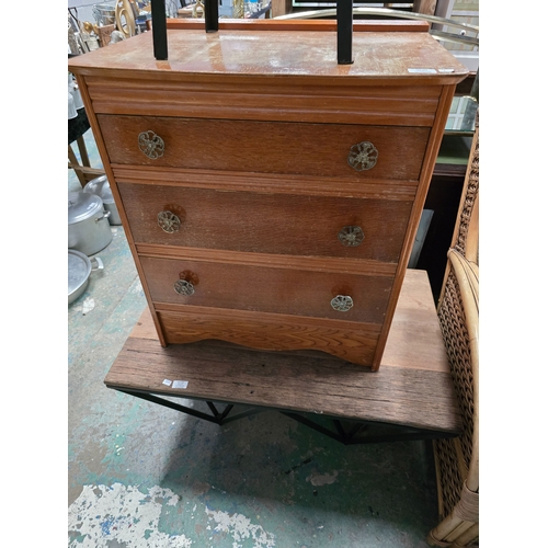 258 - 1 X SMALL 3 DRAWER 1950S CHEST OF DRAWERS