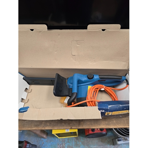 29 - 1 X ELECTRIC WORKZONE CHAINSAW