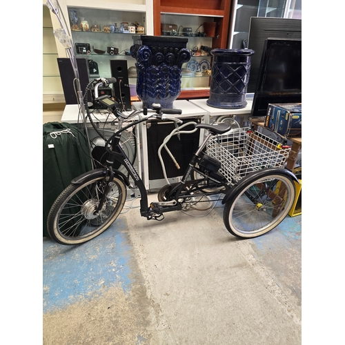 32 - 1 X MISSION ELECTRIC TRICYCLE WITH POWER LEAD BATTERY AND KEY