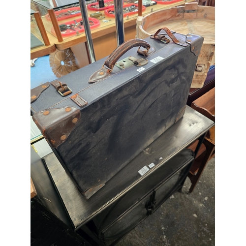 55 - 1 X VINTAGE LEATHER SUITCASE