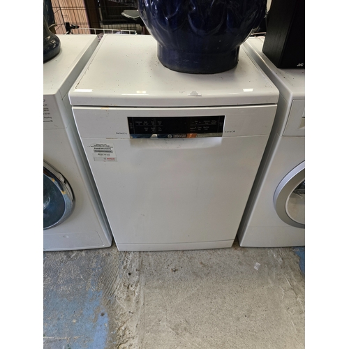 6 - 1 X BOSCH SERIES 6 PERFECT DRY DISHWASHER