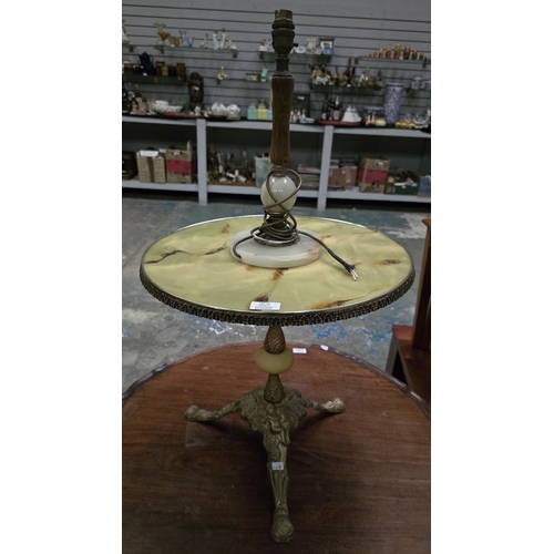 39 - 1 X BRASS BASE PLASTIC TOPPED SIDE TABLE WITH ALABASTER LAMP