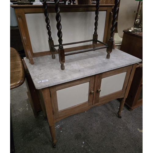 60 - 1 X MARBLE TOPPED 1950S WASH STAND