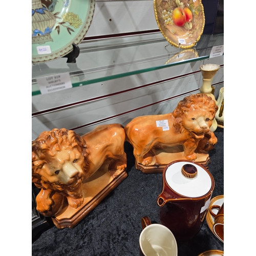 359 - 1 X PAIR OF STAFFORDSHIRE LION FIGURINES