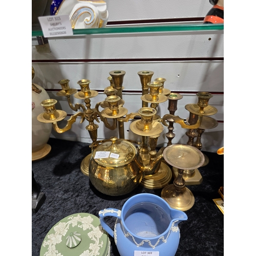 370 - SELECTION OF BRASS WARE ITEMS CANDLE STICKS ETC