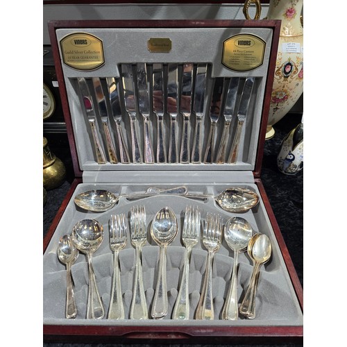 376 - 1 X VINERS CUTLERY CANTEEN CONTAINING VINERS CUTLERY