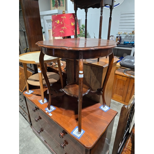 69 - 1 X VICTORIAN MAHOGANY OCCASION TABLE