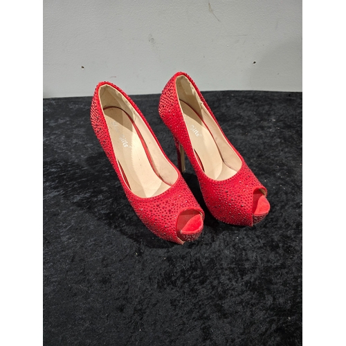 56 - pair of shoe girl platform front high heels red peep toe size 39