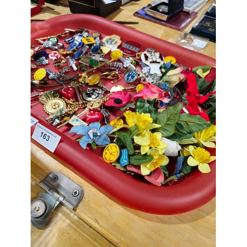 163 - 1 x tray containing various pin badges tie pins etc