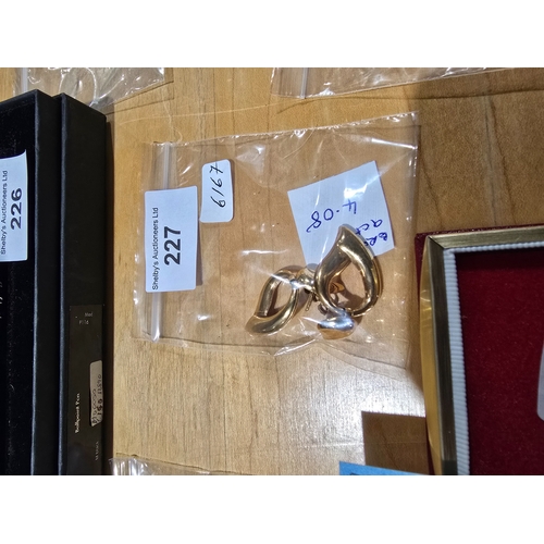 227 - pair of 9ct gold ladies earrings brzai 4.08 grams