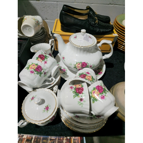 317 - chodziez porcelain tea set with tea pot