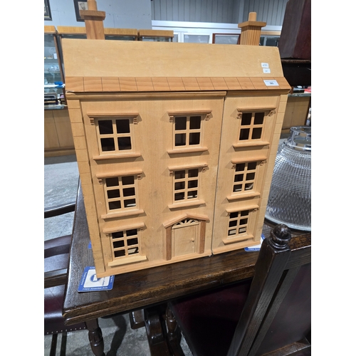 90 - reproduction dolls house