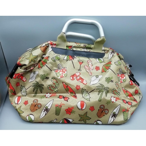 149 - IT Luggage Bag in a Holidays Design