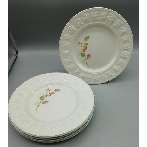 Wedgwood Queensware 'Festivity Raspberry' Pattern 20.5cm Dinner Plates (6)