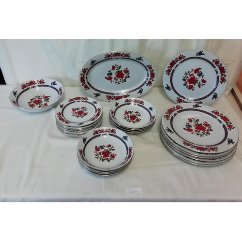 813 - Crown Ming 24 Piece Part Dinner Set