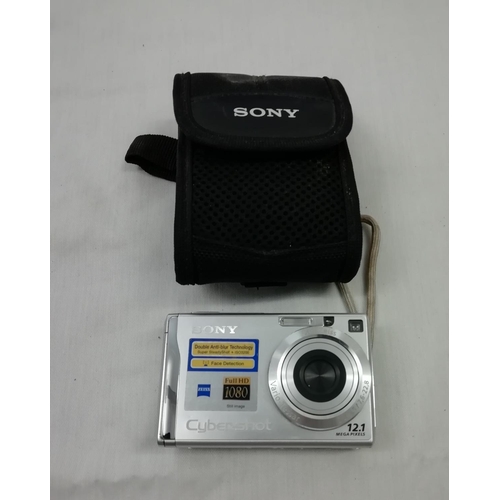 320 - Sony Cybershot Carl Zeiss Camera - No Lead