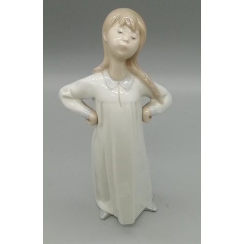 128 - LLadro Girl in Night Gown