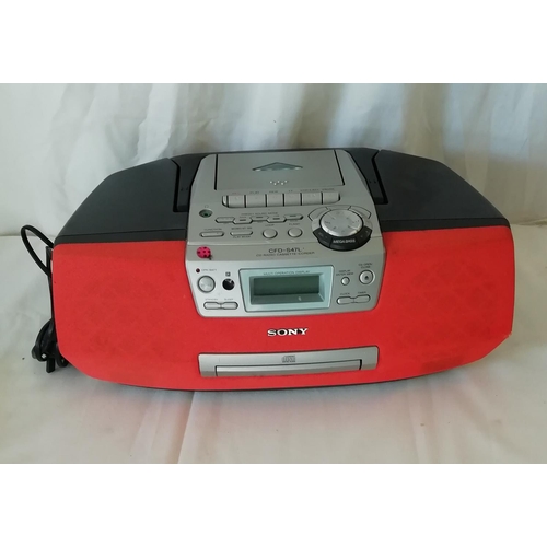 87 - Sony CFD-S47L Radio/CD/Cassette with Mega Bass Function. W/O. Requires Aerial