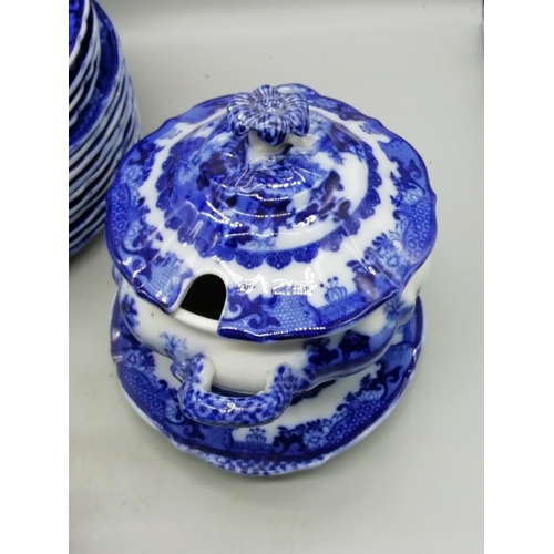 571 - Mason's Flo Blue 24cm Dinner Plates plus 2 x Tureens (one without lid) c1860's (18). This Lot is Col... 