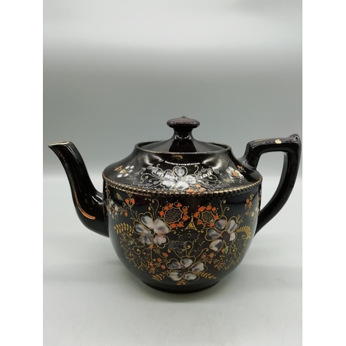 160D - Victorian English Teapot