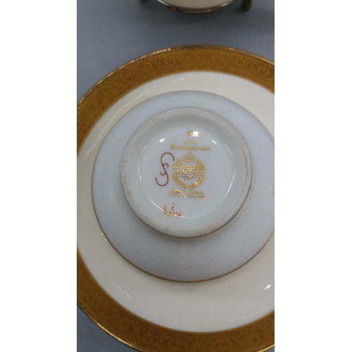 333 - Minton Cabinet Cups and Saucers in the 'Buckingham' Pattern (2)
