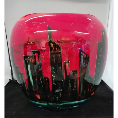 55A - Anita Harris Giant 30cm New York Skyline/Statue of Liberty Purse Vase