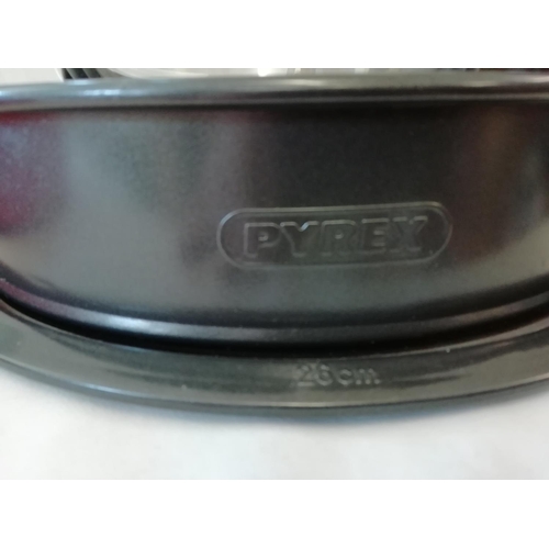 500 - Box of Good Quality Kitchen Ware including Pyrex, etc. This Lot is Collection Only.