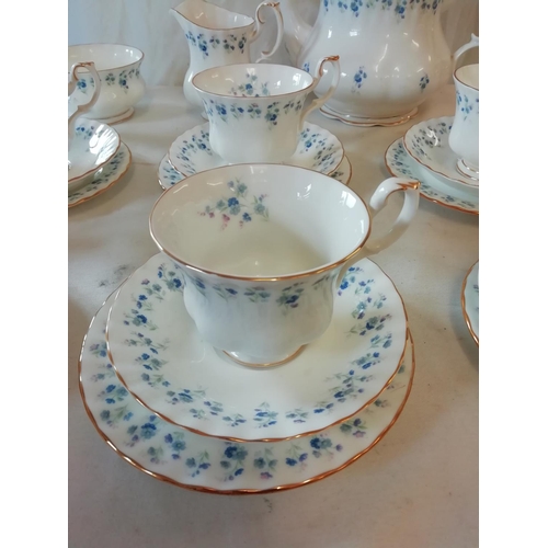 61 - Royal Albert 21 Piece Tea Set in the 'Memory Lane' Pattern. Best Quality.