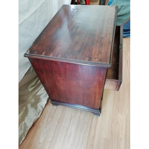 173 - George III Small Mahogany 2 over 3 Chest of Drawers on Shaped Bracket Feet. Collection Only.