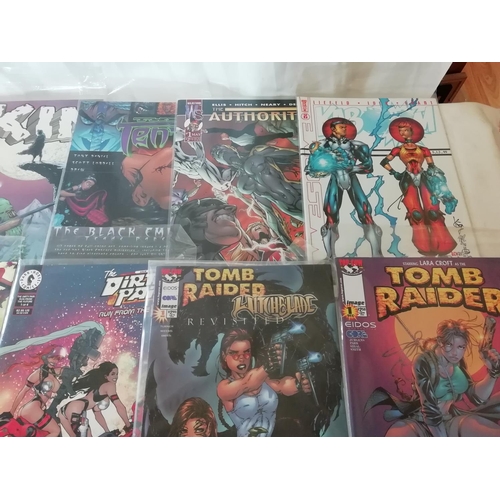 468 - Collection of 14 Comics including 'Tomb Raider', 'The Dirty Pair', etc.