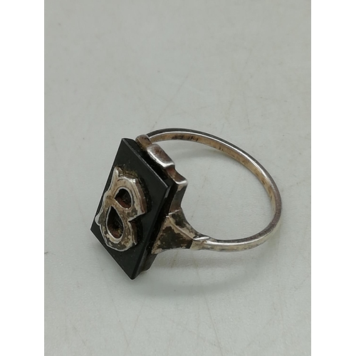 704 - Antique 925 Silver Ring - Onyx with 'B' Initial.