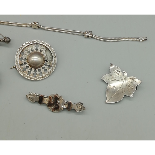 24 - Quantity of Silver Brooches etc for Repair.