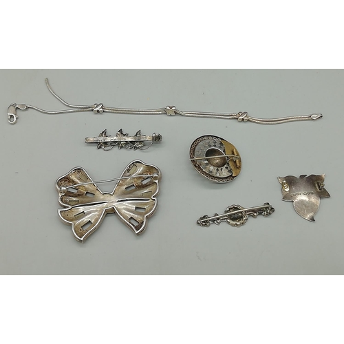 24 - Quantity of Silver Brooches etc for Repair.