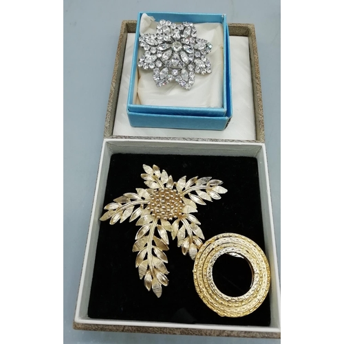 255 - Collection of Vintage Jewellery. All proceeds from this Lot to Centrepoint Charity.