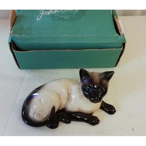 368 - Beswick Figure of a Siamese Cat Lying 1559 - Boxed.