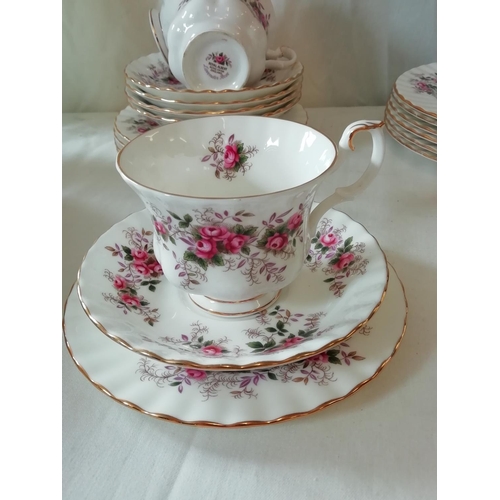 380 - Royal Albert 30 Piece Part Dinner Service in the 'Lavender Rose' Pattern.