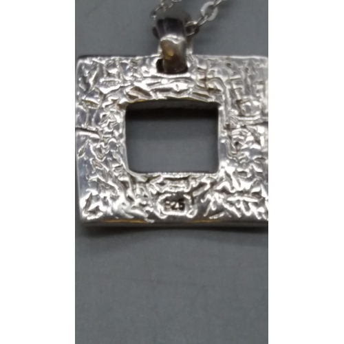 574 - 925 Silver Necklace with Mother of Pearl Pendant.