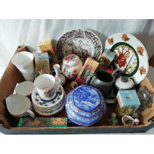 688 - Box of Mixed Pottery, Glass, Figures, etc.