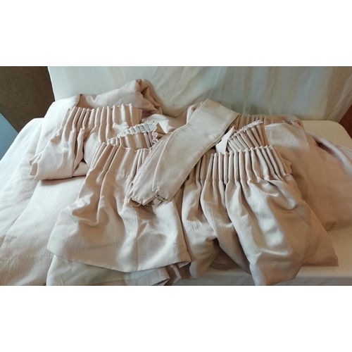 724 - Pair of Curtains. Each Measure 190cm Wide by 58cm Drop plus Pelmet and Tie Backs. This Lot is Collec... 