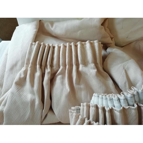 724 - Pair of Curtains. Each Measure 190cm Wide by 58cm Drop plus Pelmet and Tie Backs. This Lot is Collec... 