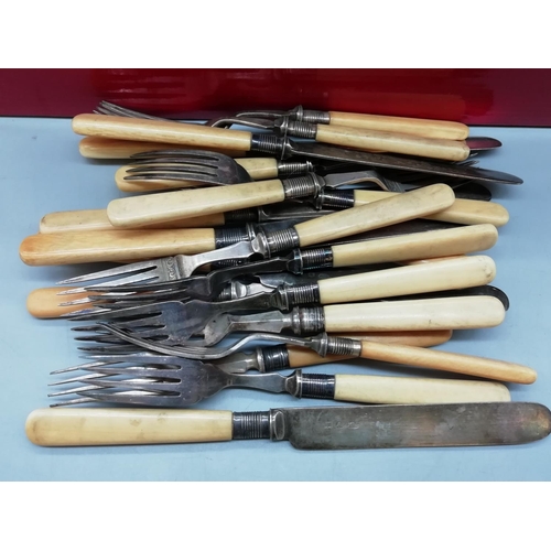 192 - Box of Assorted Cutlery Items.