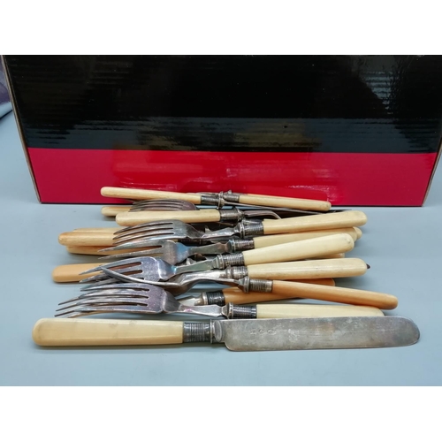 192 - Box of Assorted Cutlery Items.