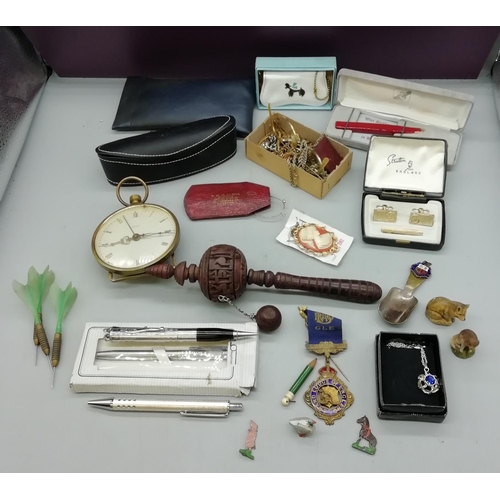 193 - Box of Collectables, Jewellery, etc.