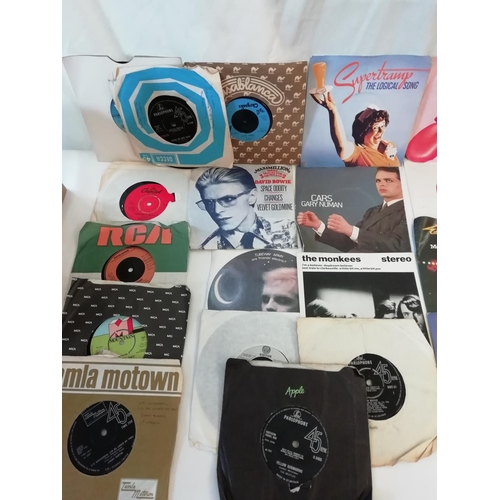 21 - Box of Assorted Singles including The Beatles/David Bowie/Rolling Stones/Rainbow and many more. 57 S... 