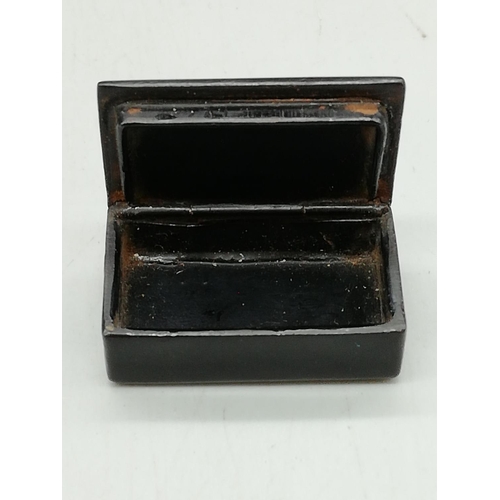 239 - Black Snuff Box, Woodsetton Thimble (Boxed) plus 2 x White Metal Thimbles one being a Charles Horner... 